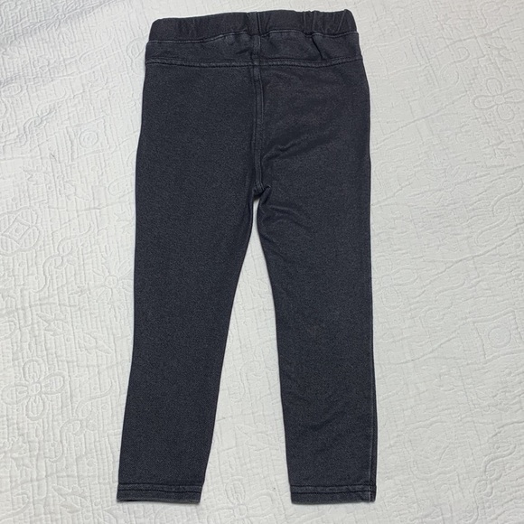 2T (6/$20) Denim-Look Black Leggings by H&M - Picture 6 of 8